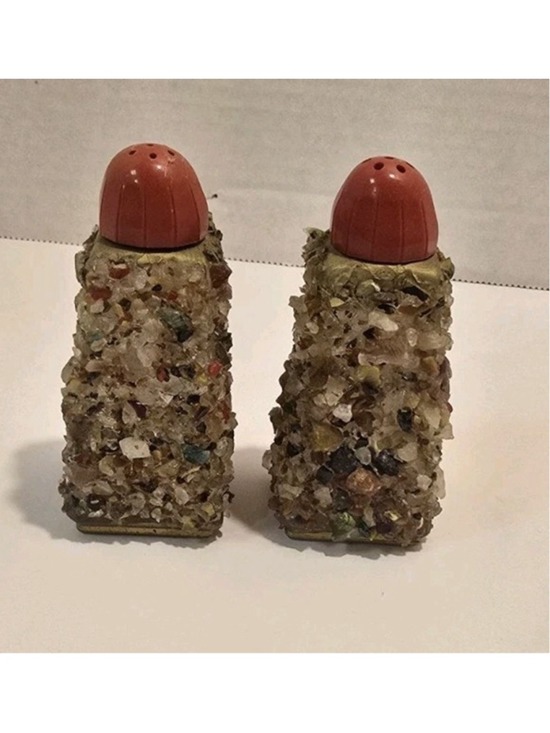 Unbranded Other - vintage salt and pepper shakers